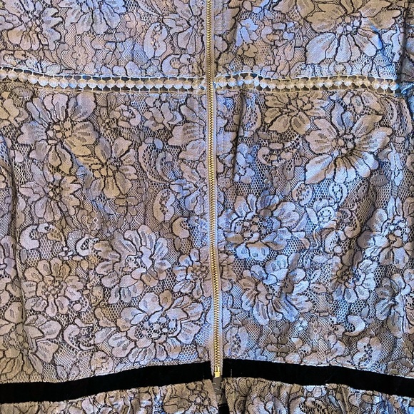 Aakaa Lace Peplum Blouse NWT - Picture 3 of 4